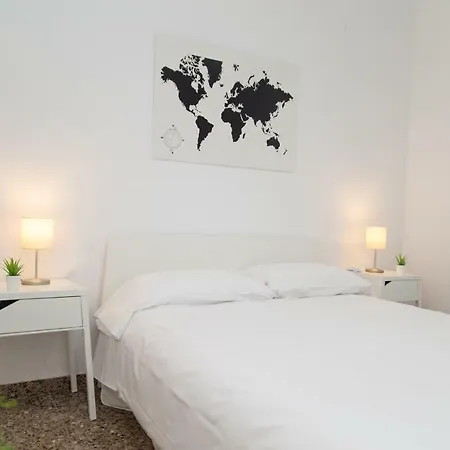 Beach Apartment *